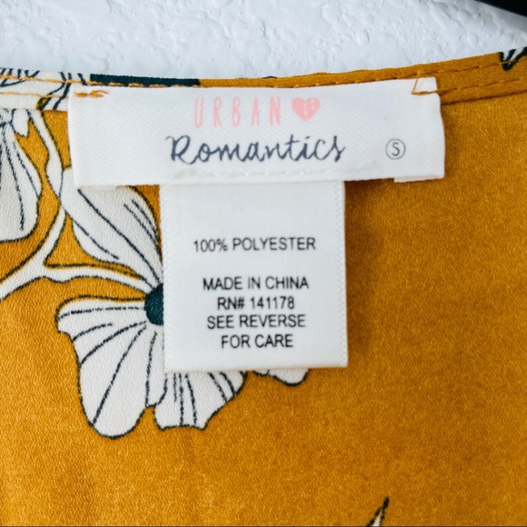 Urban Romantics Floral Tie Front Top - Picture 4 of 6